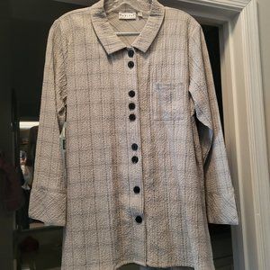 Woman's long , sleeve shirt
